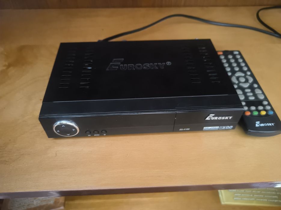 Продам супутниковий ресивер Eurosky ES-4100 та YU-MA-TU.