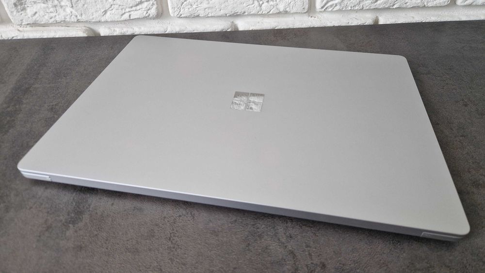 Ноутбук Mscrosoft Surface 3 Ryzen 5/8/128/Vega 9 /2К