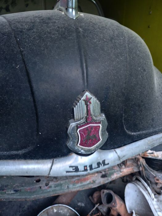 Samochód zabytkowy Zim 12 plus drugi na części