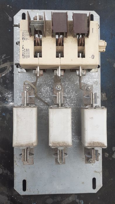 Рубильник электрический