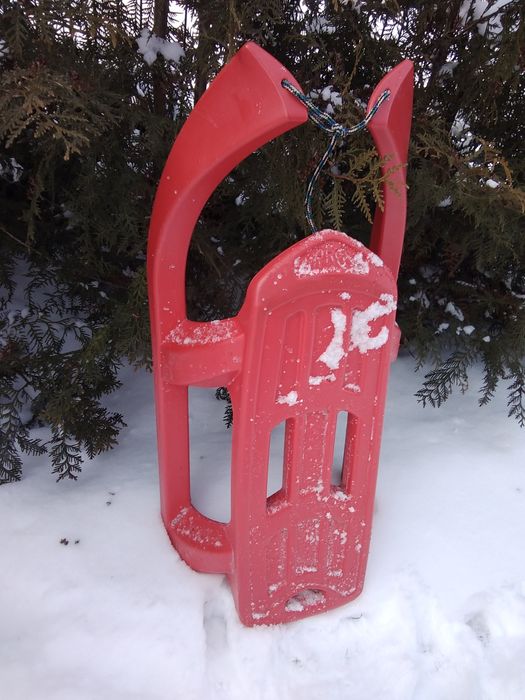 Sanki  Arrow  , Prosperplast . Plastikowe - Tworzywo sztuczne