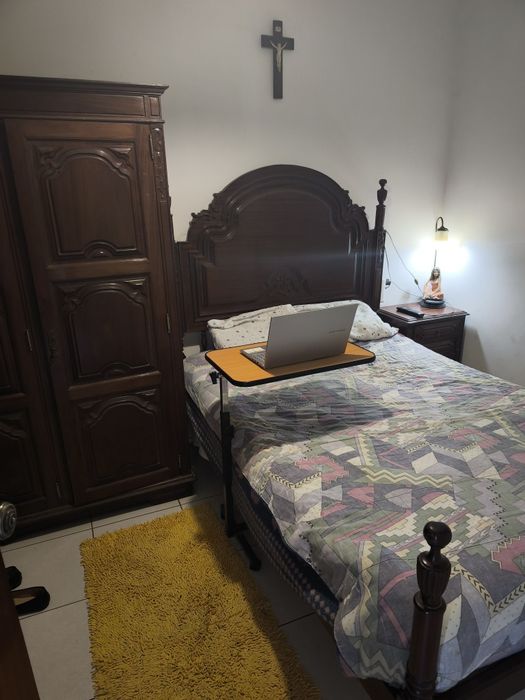 Alugo quarto mobilado com tv e internet