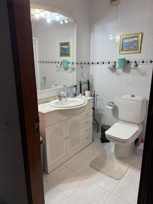 Quarto para casal em Laranjeiro