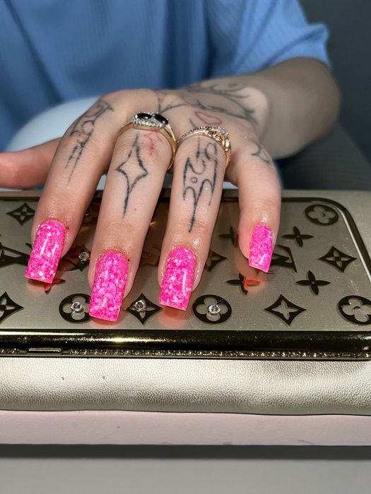 Маникюр/педикюр/гель-лак