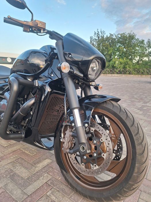 Продам мотоцикл Suzuki Boulevard M109R