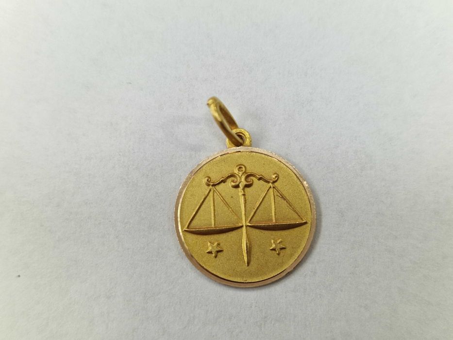 Złoty wisiorek damski / męski/ 750/ 2.18 gram/ Waga/ Znak zodiaku