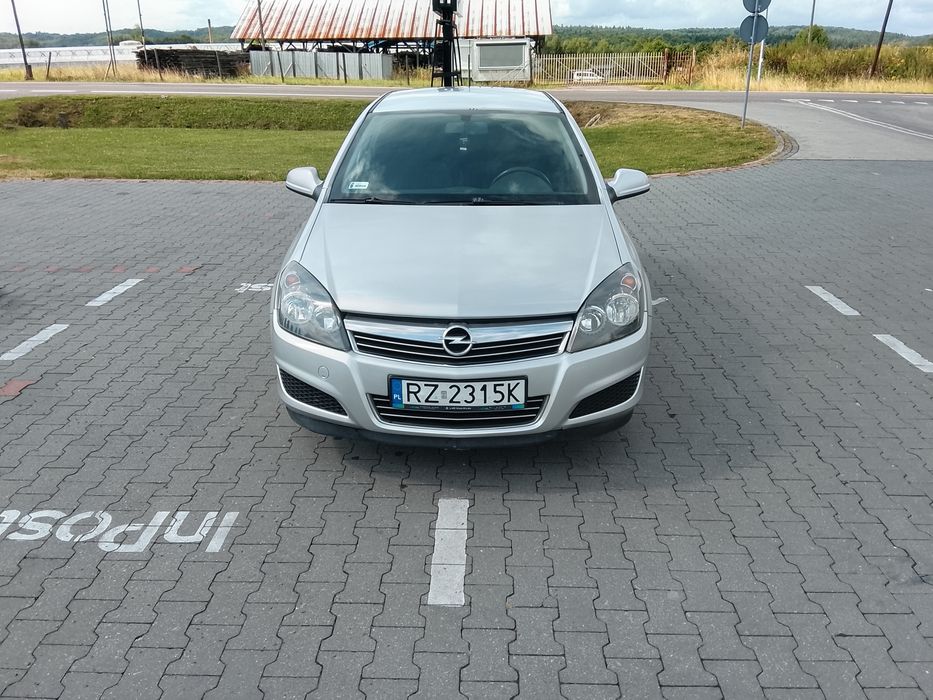 Opel Astra H 1.4 benzyna