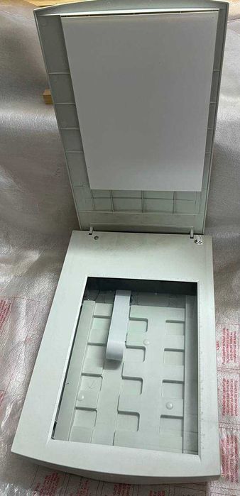 Сканер UMAX Astra 2000P