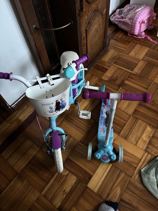 conjunto de bicicleta e patinete