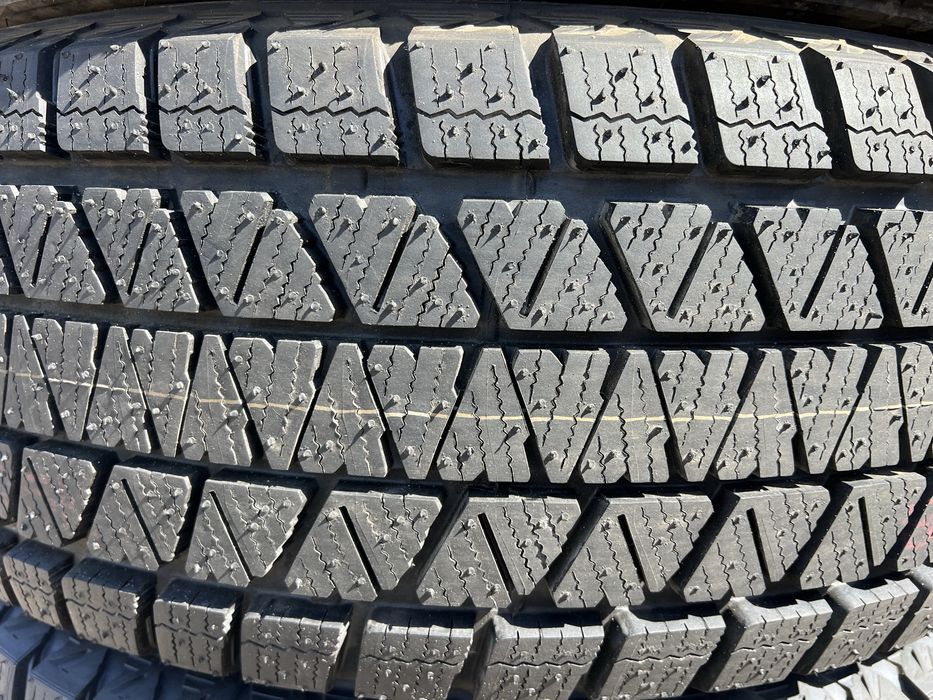 265/65r17 Bridgestone Blizzak Dm-v3  шини зимові комплект нові