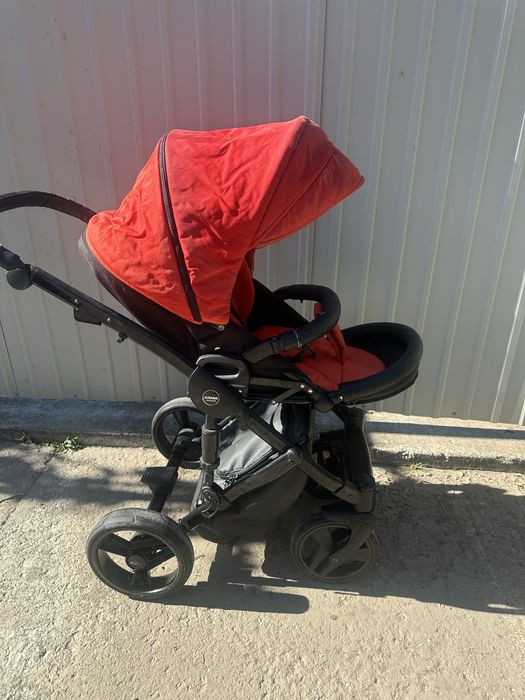 Продам коляску Junama