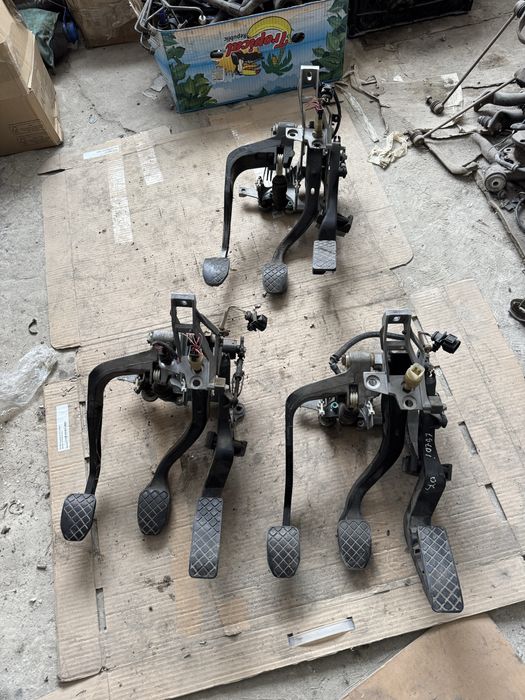 Педальний вузол,педалі на механіку. Педаль газу.Audi a4 b5, Passat b5