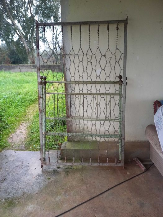 Vendo móveis antigos