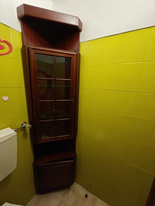 Móvel de canto impecável