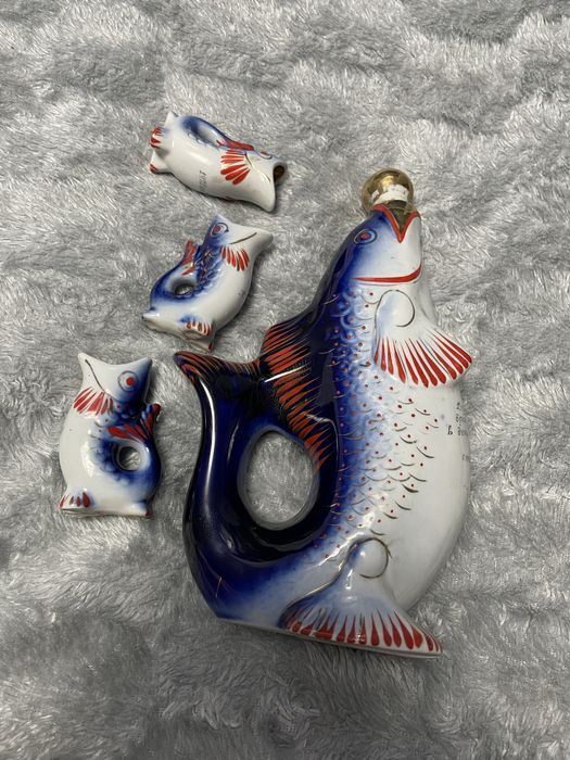 Порцеляновий сервіз Рибки (графин та чарки) "Сімейство королів" СССР