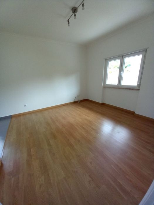 Moradia renovada num terreno de 400m²