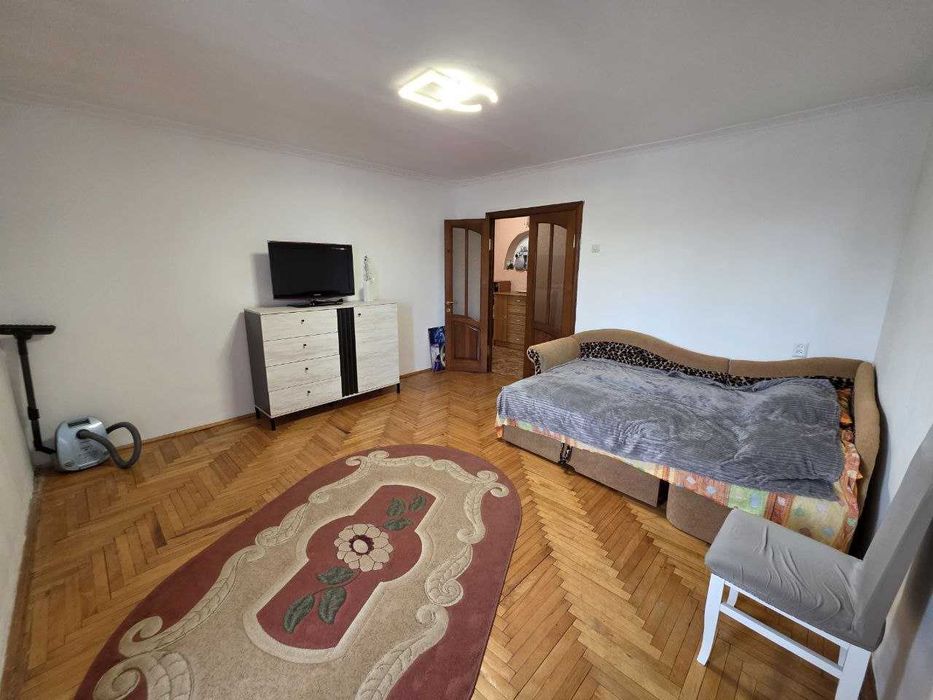 Продаж 2к квартири з ремонтом і меблями в центрі м. Новояворівська (вул. Шухевича, 1)