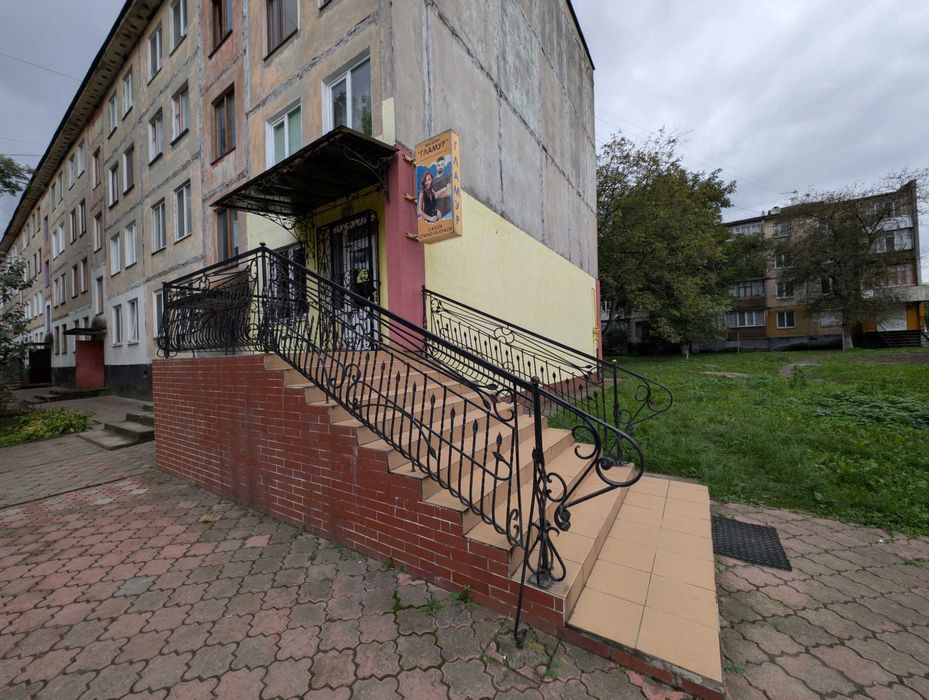 Продається комерційне приміщення (магазин) у м. Бурштин