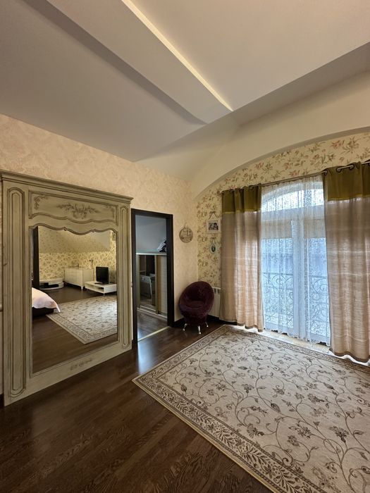 Оренда котеджу в Канадському селищі на 8 сотках