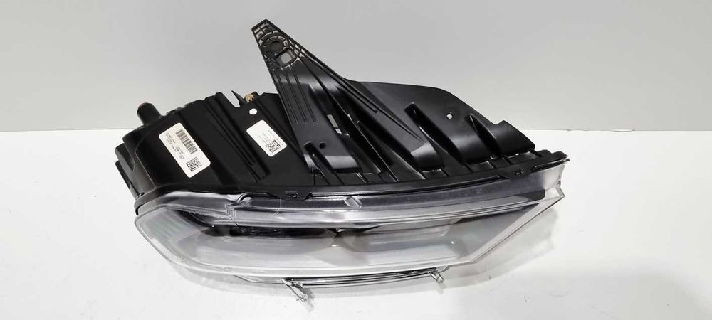 Reflektor prawy full led Dodge Durango Lift 21-