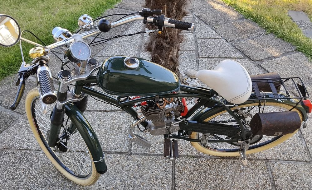 Bicicleta velocípede Restaurada 100,% Para Passeios , Exposição .1 litro/ 180kms