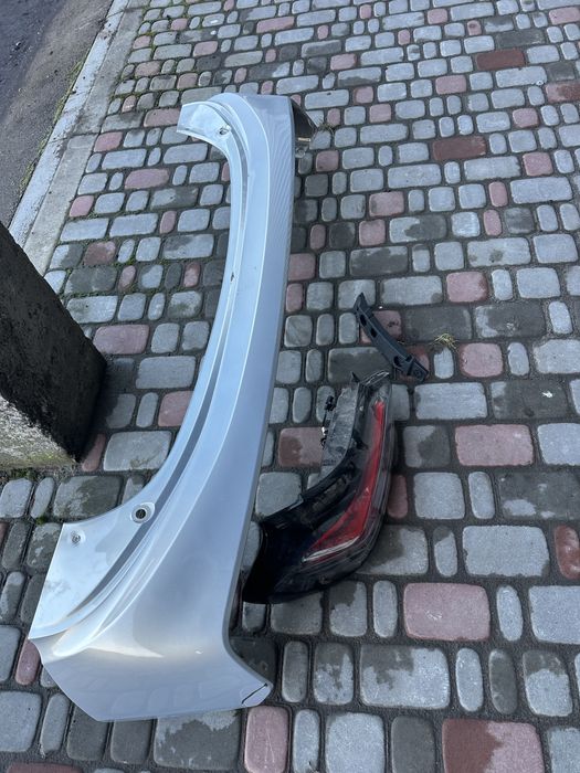 Задній бампер щевроле болт і є ще багато запчастин