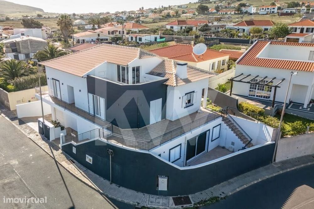 Moradia T3 com Apartamento T1 e Garagem – Porto Santo