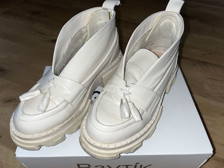 Утеплені лофери, продаю взуття