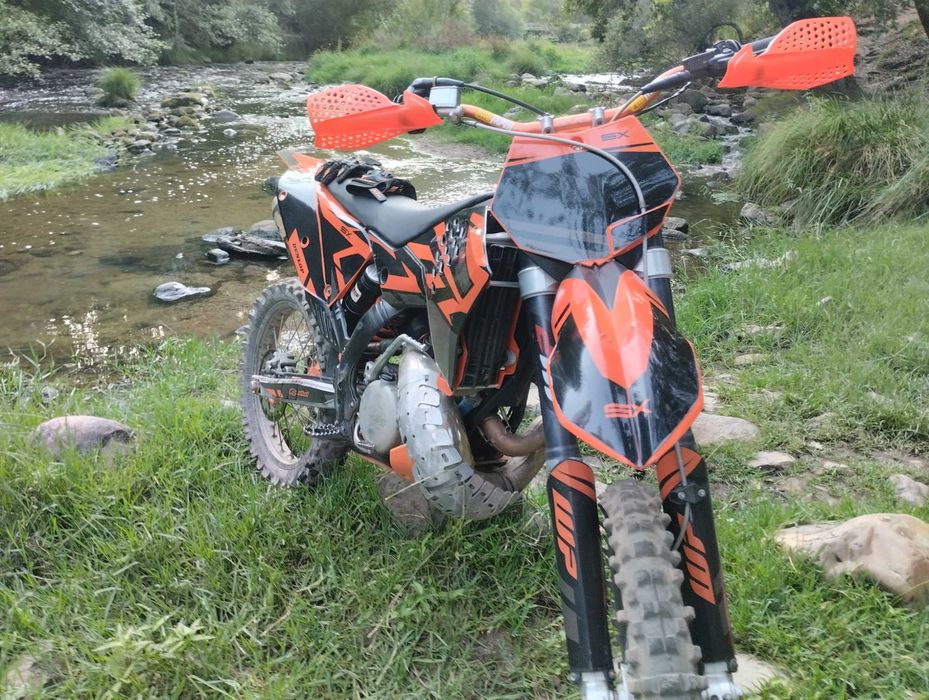 Vendo ou troco mota KTM