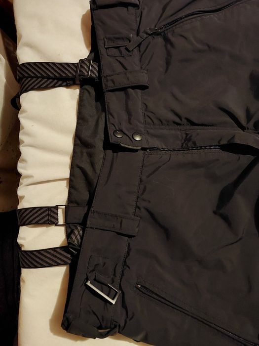 Штаны на помочах.