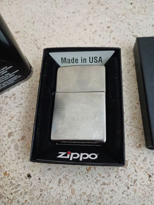 NOVO Isqueiro ZIPPO vintage original, completamente novo em caixa mais