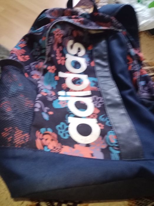 Plecak adidas  czeka na nowego właściciela