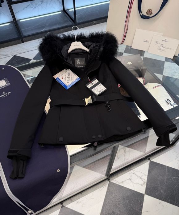 Moncler Grenoble Laplance GORE-TEX — жіноча лижна пухова куртка з хутр