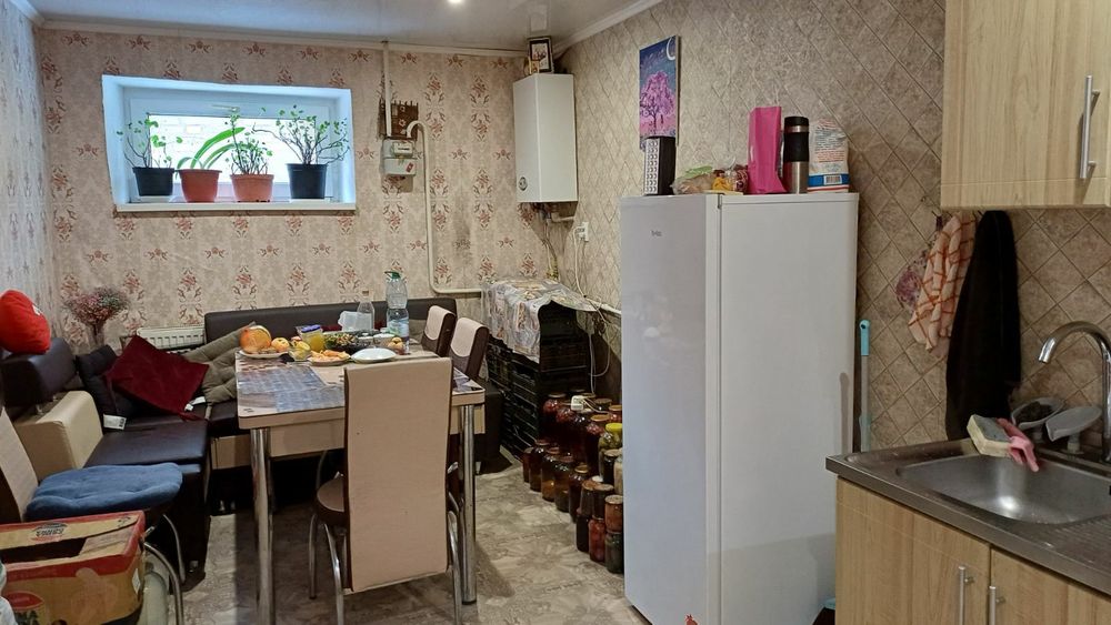 Сдам комнату в чпстном доме,для девушки,Хотов