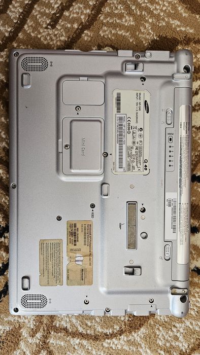 Ноутбук SAMSUNG NP-Q40