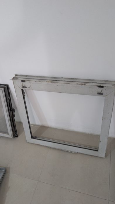 Janela Alumínio Oscilobatente 70x80 (direita)