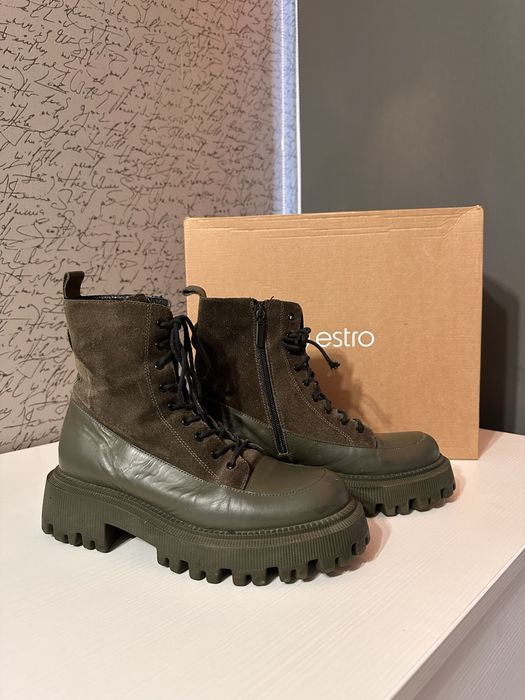 Чоботи estro