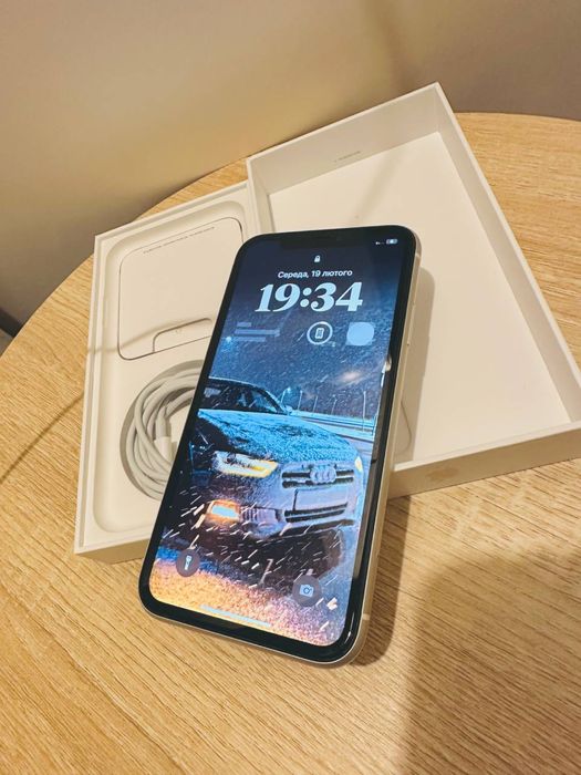 Мобільний телефон Apple iPhone 11 64GB White