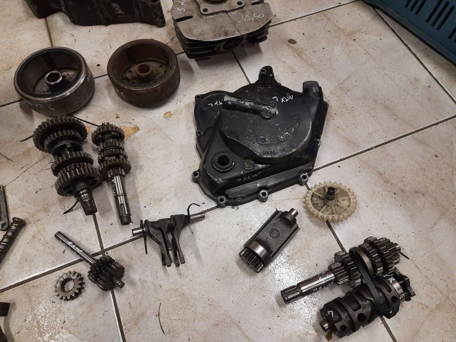 Honda Mtx 80 C silnik HD02E części cylinder magneto kopka karter  kapa