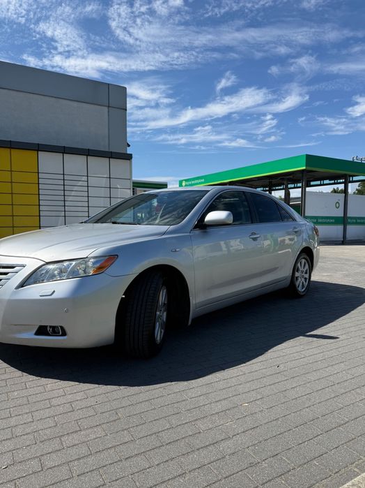 Toyota Camry 40