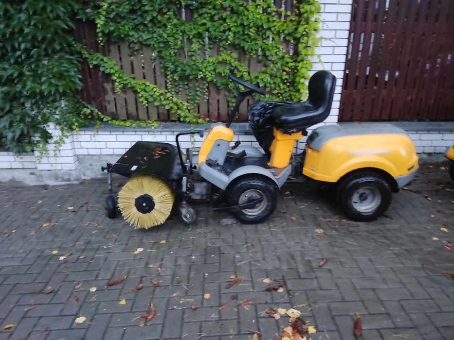 снегоуборщик- трактор, полный привод газонокосилка Stiga 4 WD