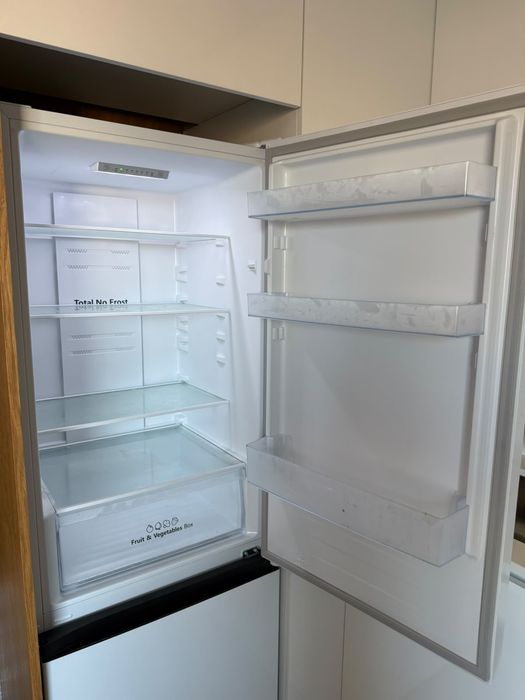 Frigorífico combinado Hisense