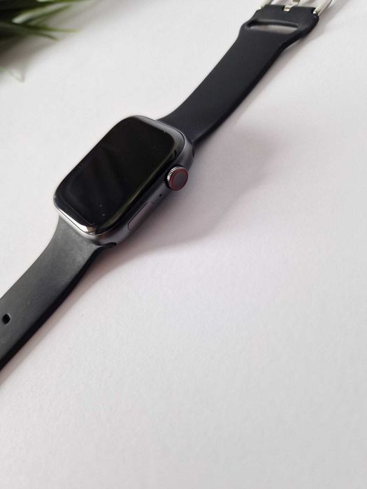 Nowy smartwatch czarny