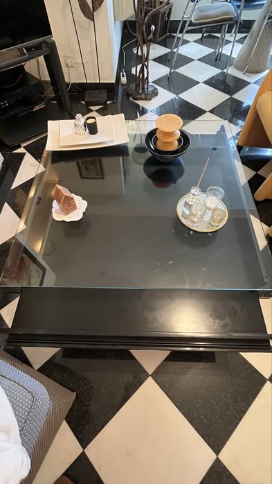 Mesa de Centro com Gaveta