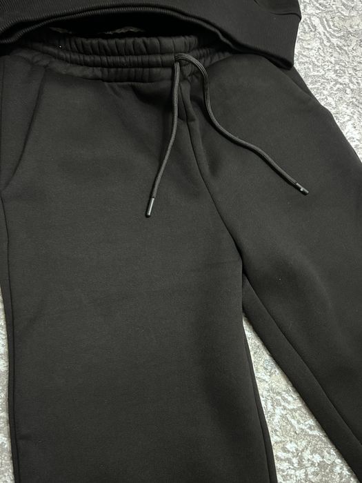 Костюм жіночий чорний