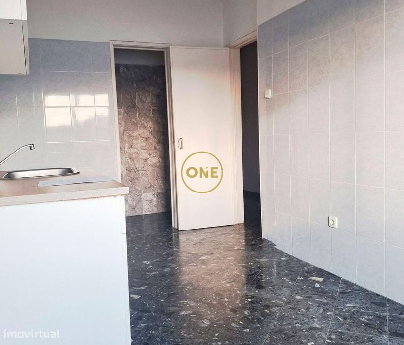 Apartamento T2 no Fogueteiro, Amora – 4º Andar com Excelentes Áreas