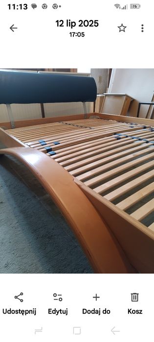 Łóżko drewniane z materacem