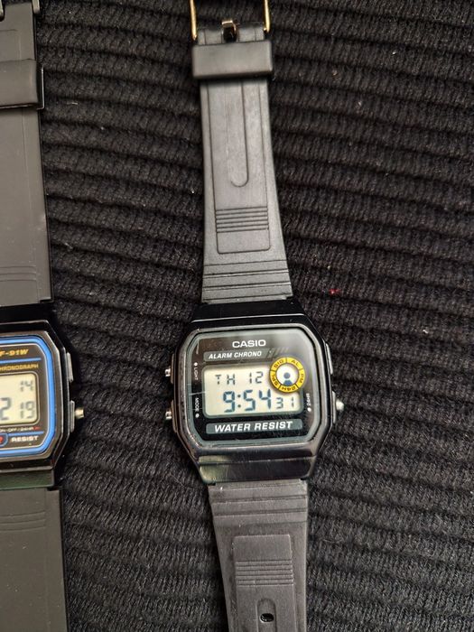 Sprzedam dwa zegarki Casio