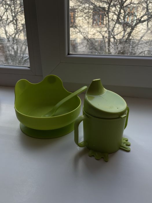 Дитячий посуд тарілка ложка кружка з кришкою