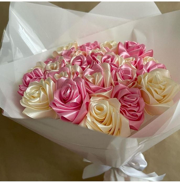 Рози з атласної стрічки